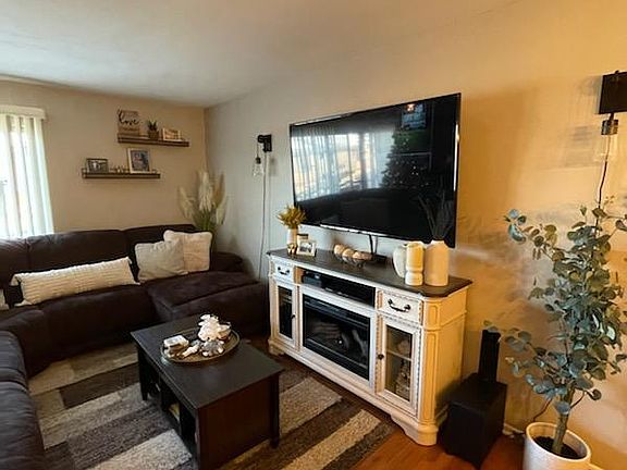 3rd image of 298 Hoover Ave APT 25