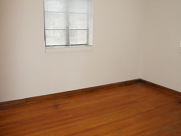 2nd image of 5320 Indiana St