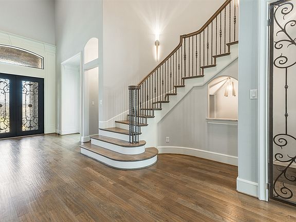 4th image of 1116 Excalibur Blvd