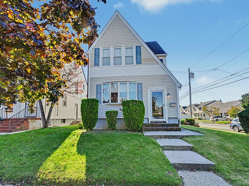 1st image of 26 Munro Boulevard