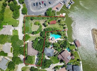 101 Cedar Ln, Seabrook, TX 77586
