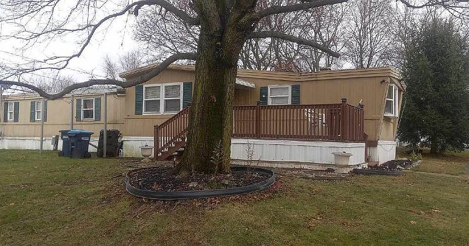 1st image of 5 Meadowlark Dr