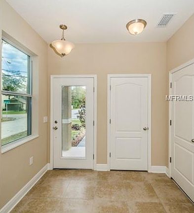 5th image of 4022 W La Salle St