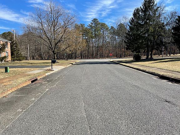 4th image of 11 Harmony Hill Ct