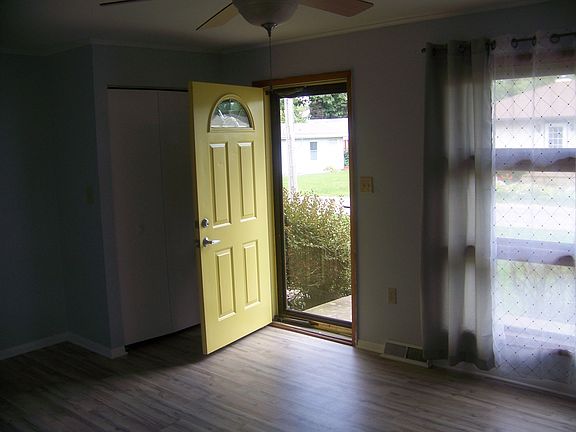3rd image of 1507 Schultz Pl