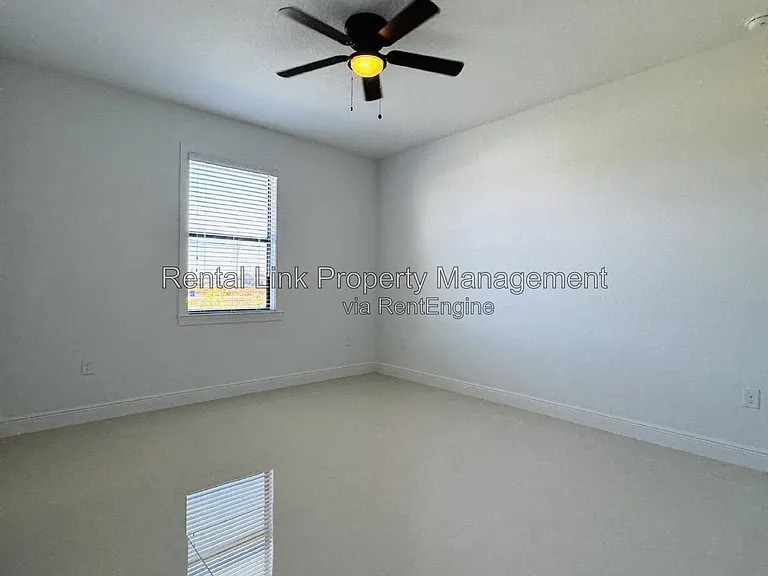 3948 20th St W — Photo 15