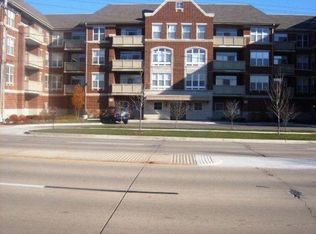 77 N Quentin Rd, Palatine, IL 60067