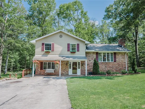 916 Stratford Rd, Ligonier, PA 15658