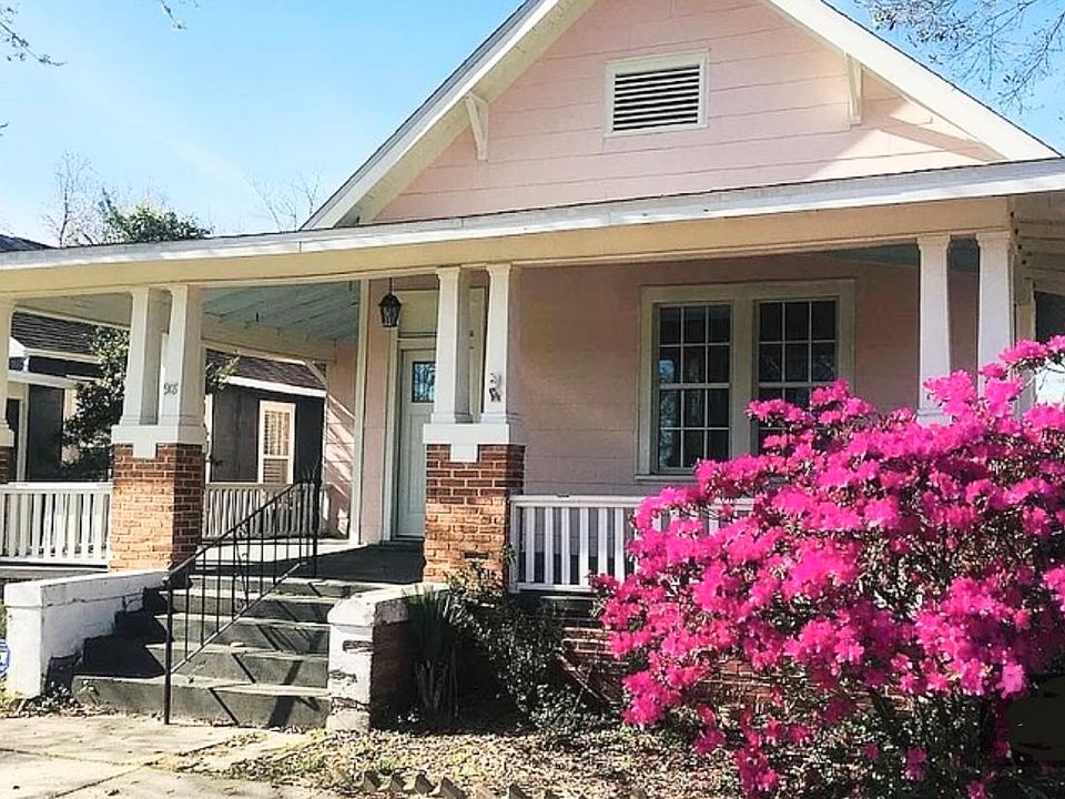 1st image of 918 E Gonzalez St