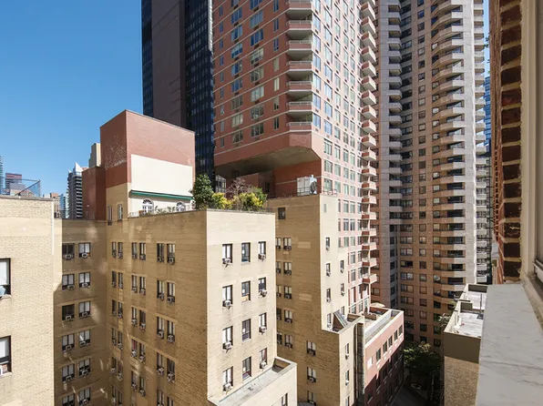 225 E 46th St APT 12H, New York, NY 10017