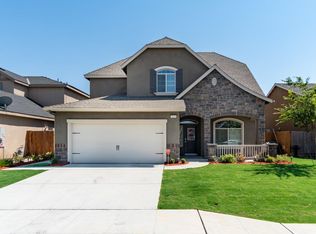 3882 Duncan Ave, Clovis, CA 93619