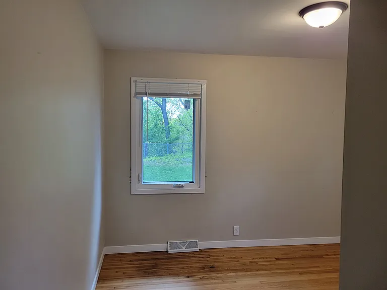 738 Belwood Dr — Photo 8