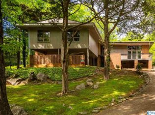 710 Owens Dr SE, Huntsville, AL 35801