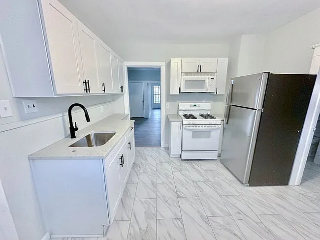 420 W Chestnut Ave — Photo 3
