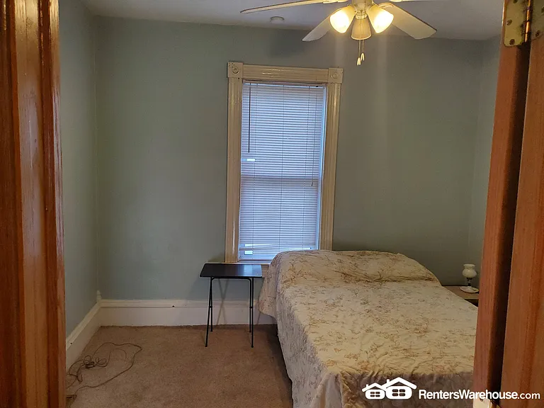 105 W Franklin St — Photo 13