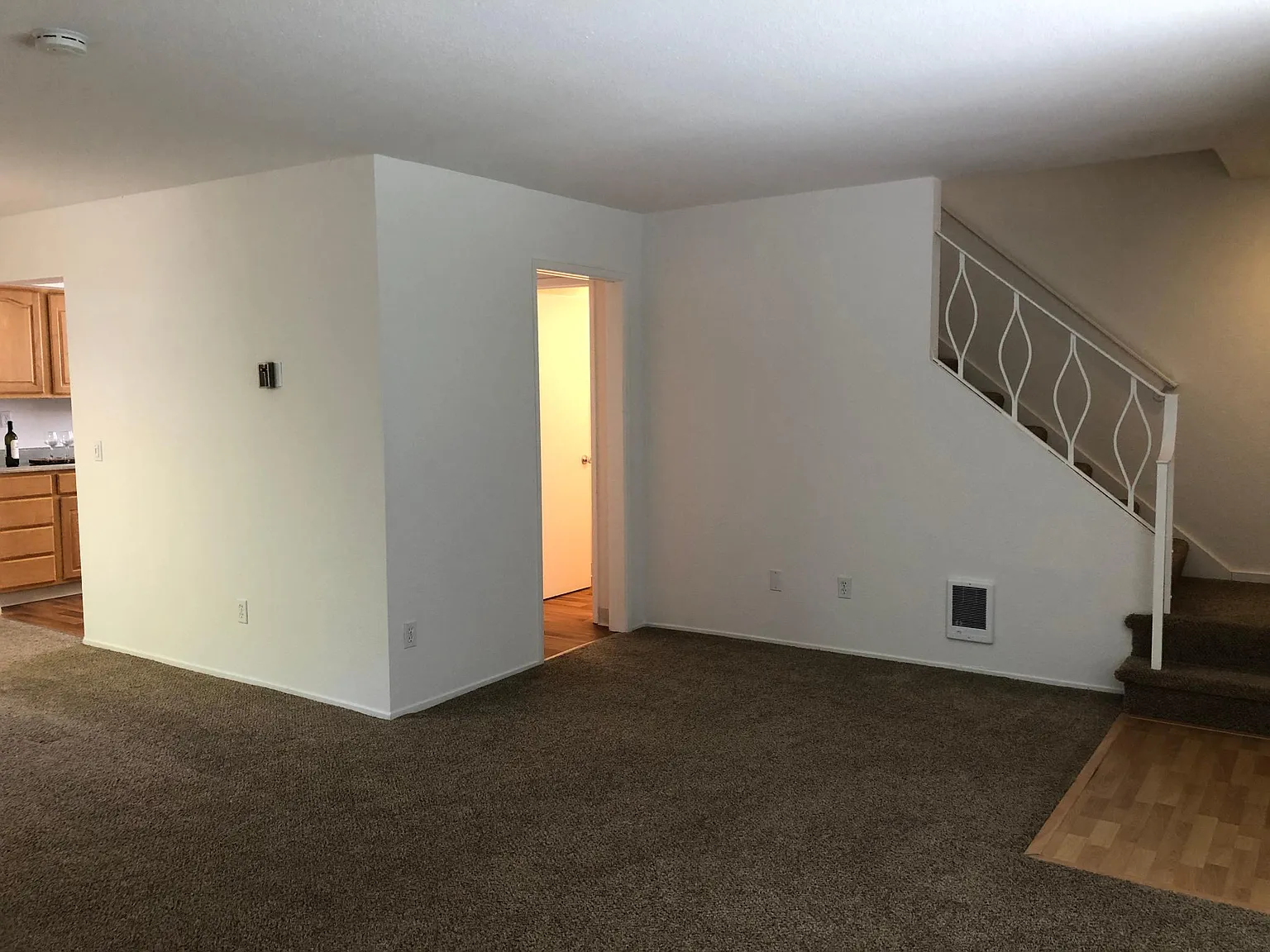 2 bed, 1300 sqft, $4,300 — Photo 3