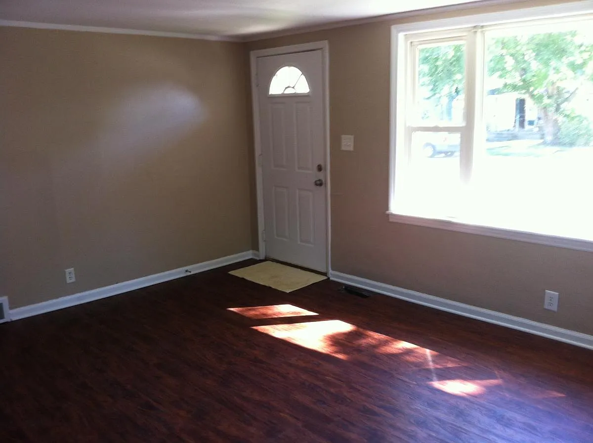 E 6th Street, Mishawaka — Photo 4