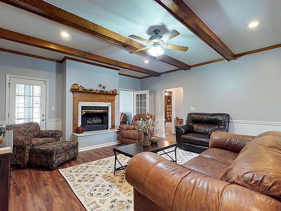 5th image of 208 Matthew Cir