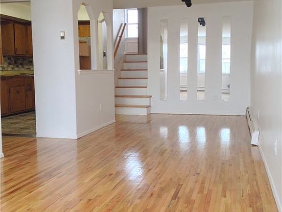 5th image of 161 Bay 46 St