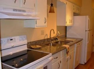 278 Salisbury Sq APT 103, Saint Matthews, KY 40207