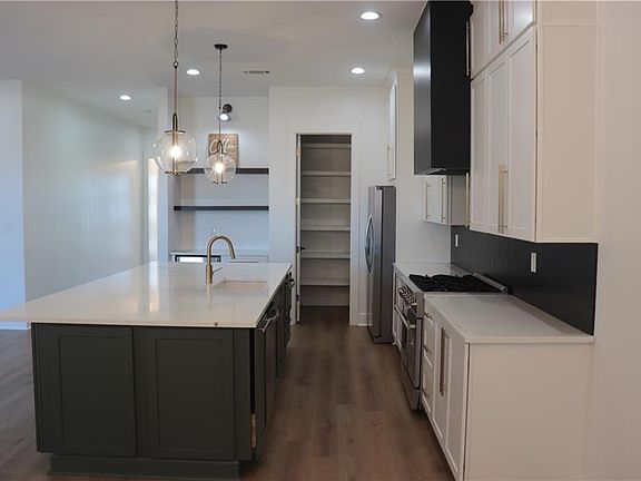 4th image of 313 Llama Dr #0