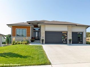 10216 Rhaenys Rd, West Des Moines, IA 50266