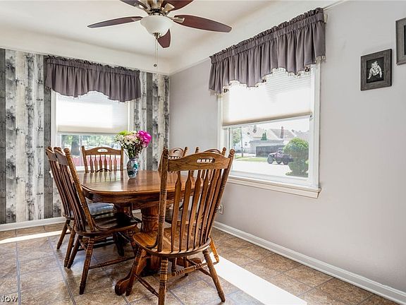 5th image of 5585 W 54th St
