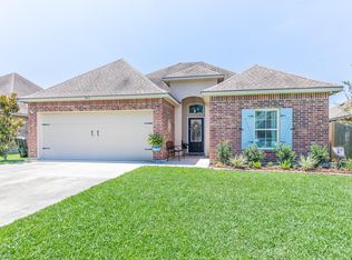 504 Flanders Ridge Dr, Youngsville, LA 70592