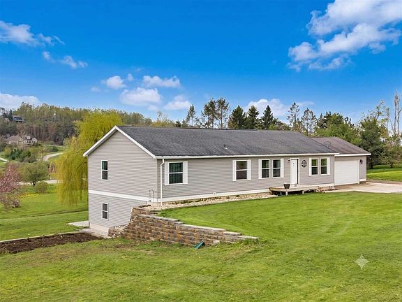 2nd image of 338 Boyer Rd