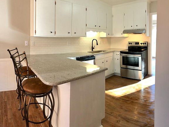 kitchen with breakfast bar