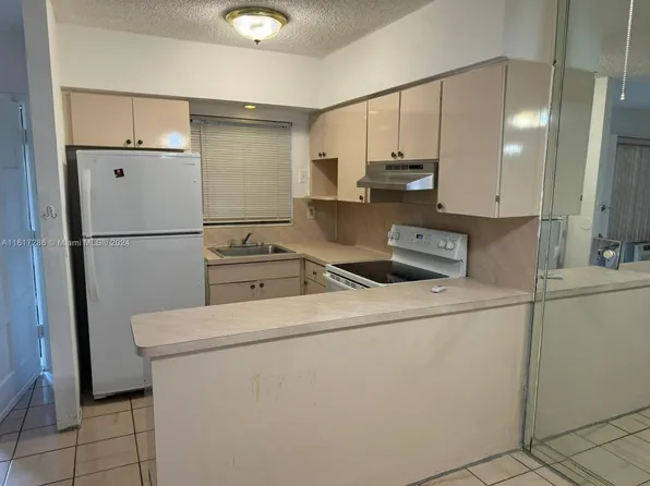 1755 NE 116th Rd #11, North Miami, FL 33181