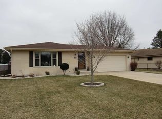 1902 Meadowlark Dr, Janesville, WI 53546