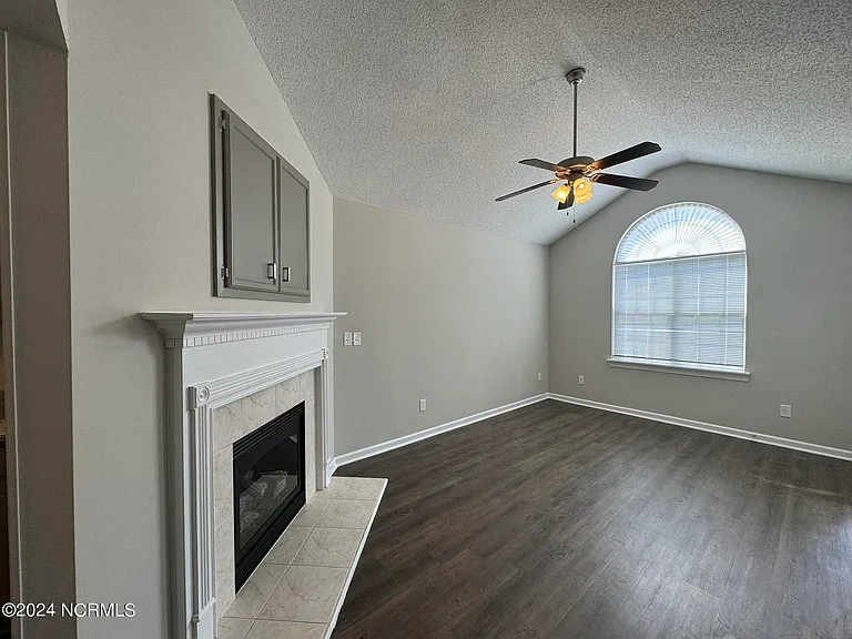 2113 Hurt Dr — Photo 5