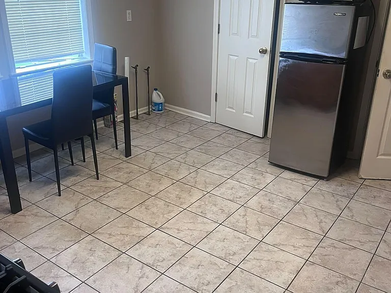 440-442 Westwood Dr — Photo 8