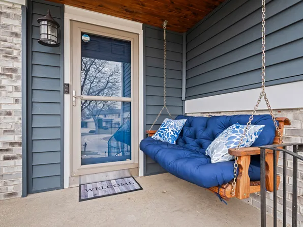 627 Buckthorn Ter, Buffalo Grove, IL 60089