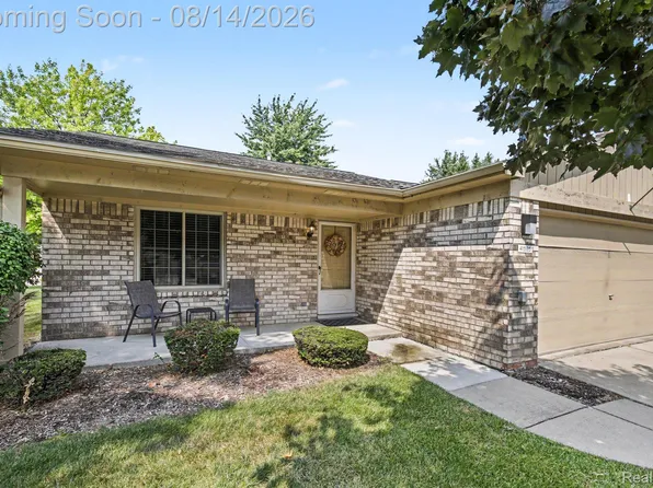 41595 Berly Dr, Clinton Township, MI 48038