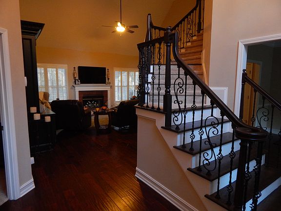 5th image of 1208 Meadowbrook Ln