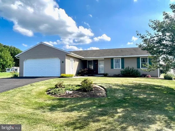 121 Sweetwater Ln #L-0430, Newmanstown, PA 17073