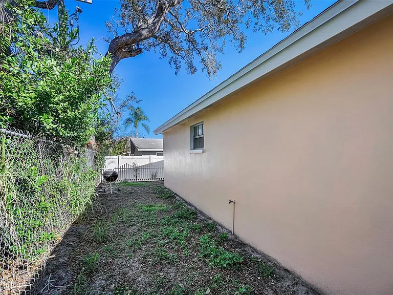1000 Crane Ct — Photo 42