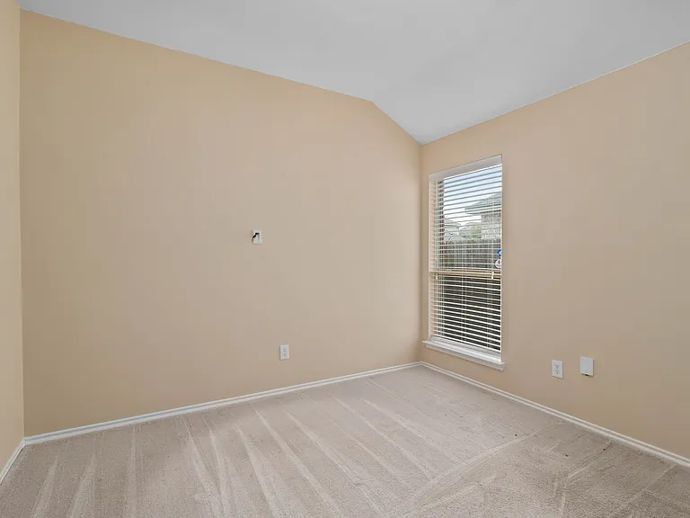 1313 Honeywood Ln — Photo 18