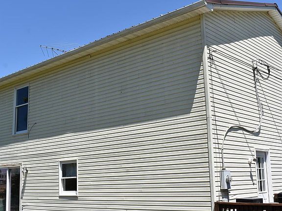 3rd image of 639 Crawford Quarry Rd