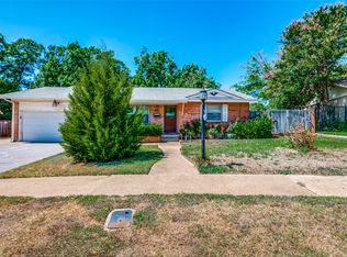 804 Ravenwood Dr, Arlington, TX 76013
