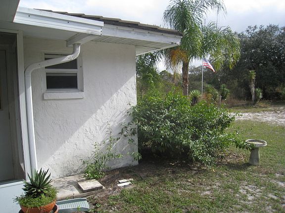 5th image of 2041 Allamanda Dr