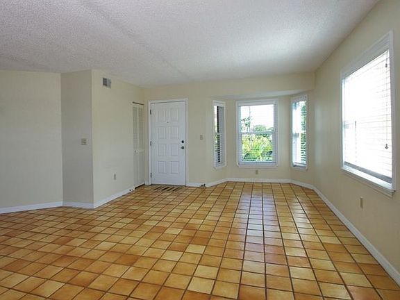 4th image of 380 8th Ave N APT 1