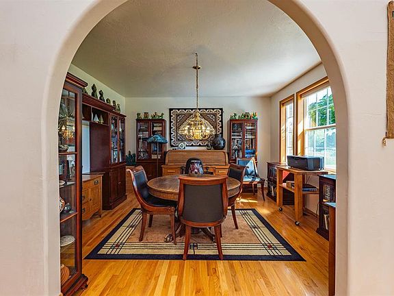 5th image of 212 Meadowlark Lane
