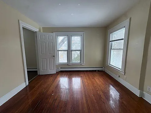 122 Derby Ave #2RR Photo 1