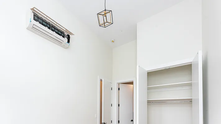 Rented by Nooklyn NYC LLC | media 37