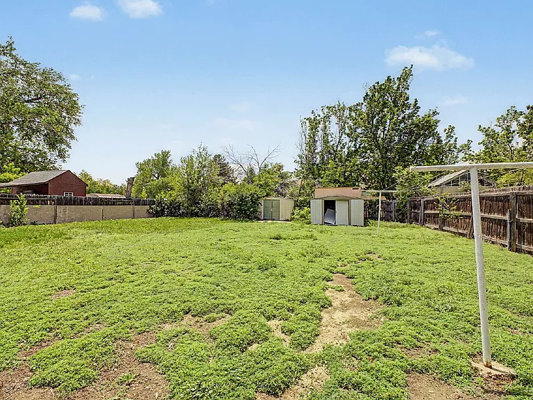 2519 Danbury Dr — Photo 30