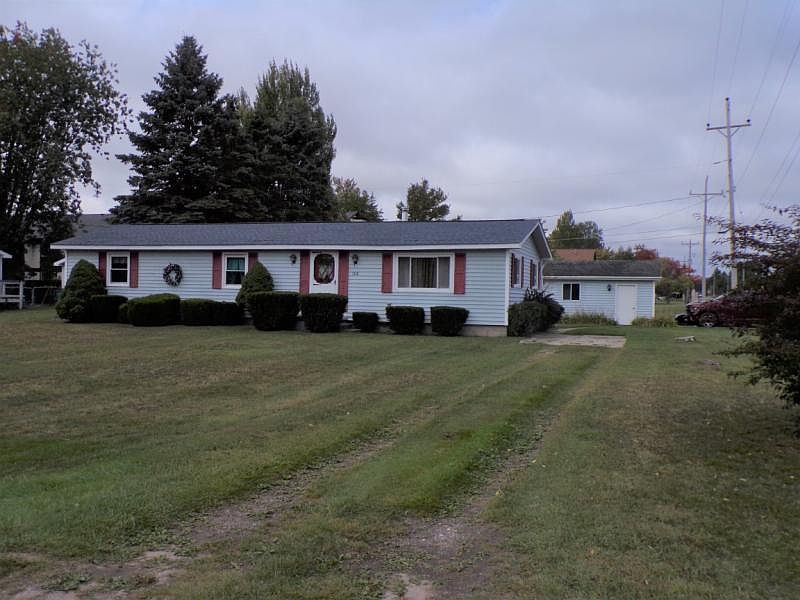 1st image of 106 3rd Ave