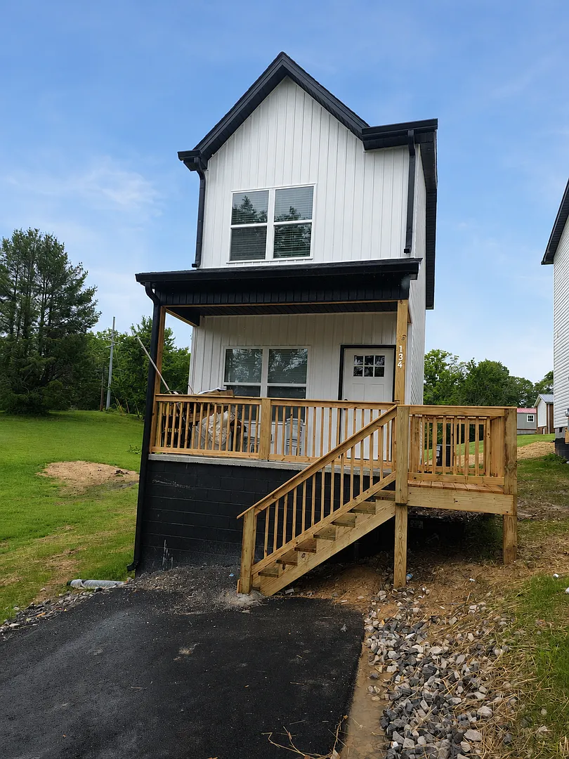 Brand-New 2-Bedroom Home with Modern Finishes in Crossville — Photo 1